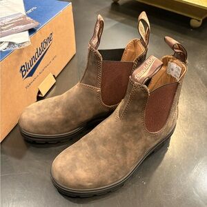 Blundstone Women’s Rustic Brown Chelsea Boots